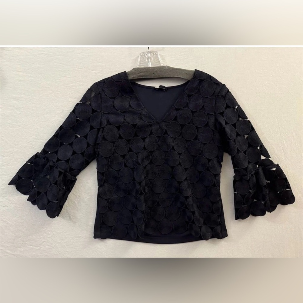 Ann‎ Taylor Navy Blue Circle Lace V-Neck Bell Sleeve Blouse Top XSP Petite
